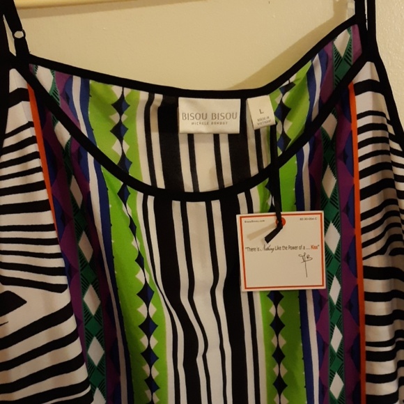 Top - Picture 2 of 3